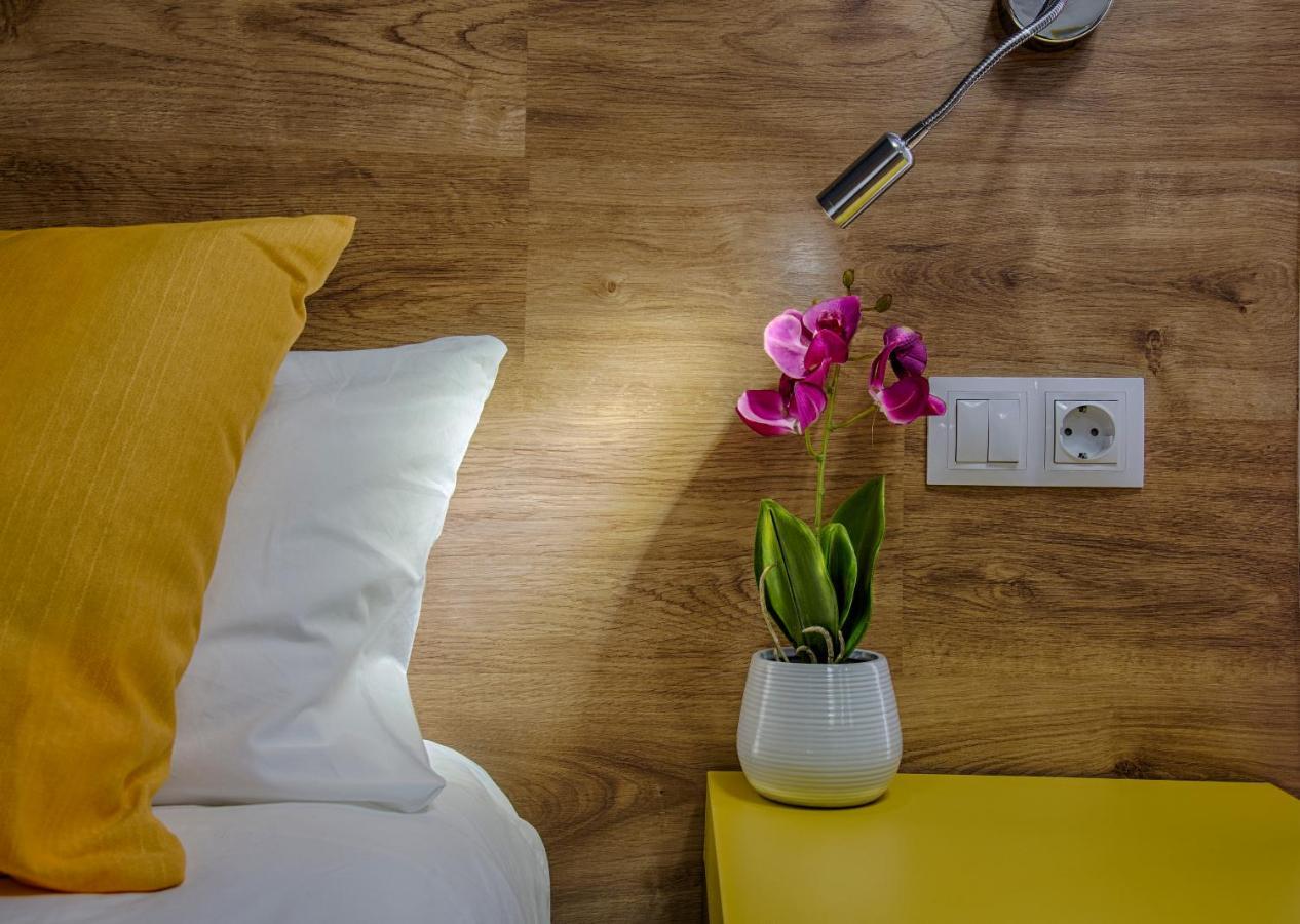 Hostal-Restaurante Lugano Verín Exteriör bild